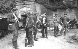 posnetek rudarjev pred odhodom na delo 1, 1950